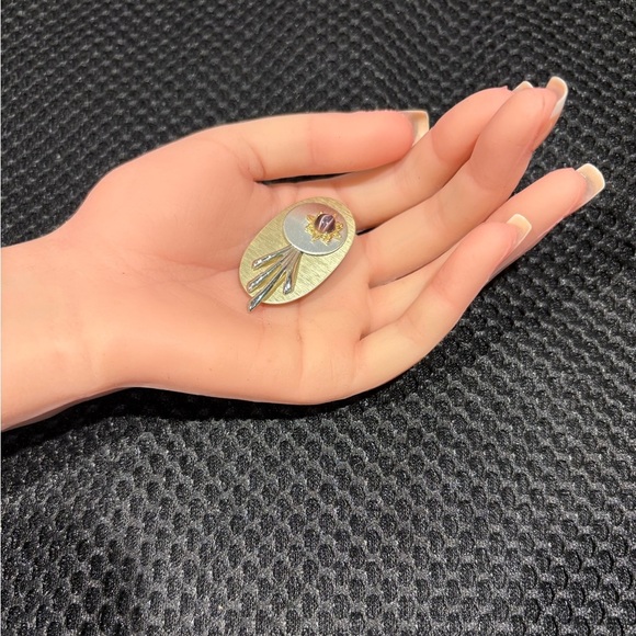 Modernist Starburst Brooch with Cat's Eye Cabochon - Picture 3 of 7